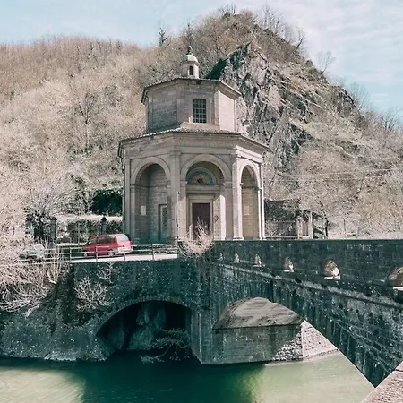 Castello Della Regina Ponte della Venturina
